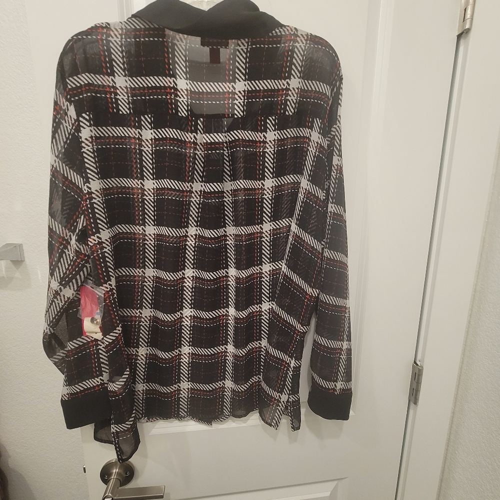 Blouse - Picture 2 of 3
